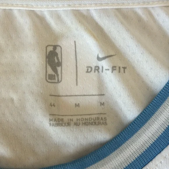 Official NBA Lakers White jersey - Lebron James - Size Medium - Picture 4 of 4